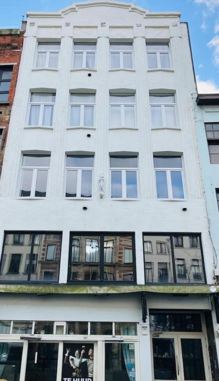 Bnb Hotel Suikernest Антверпен Экстерьер фото