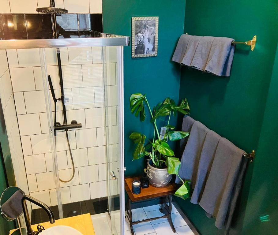 Bnb Hotel Suikernest Антверпен Экстерьер фото